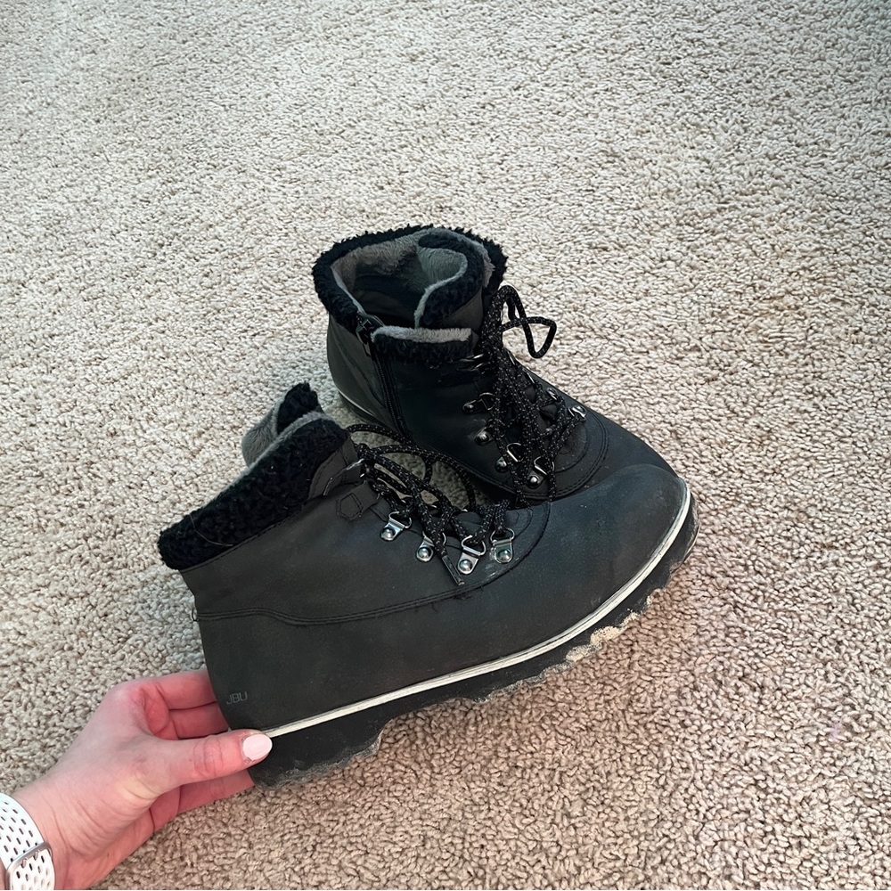 JBU Black Boots with Gray Fur Lining